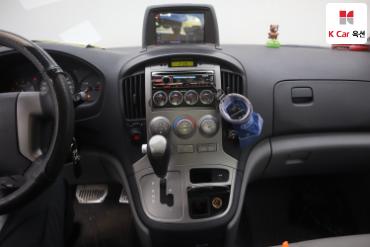 2010 - hyundai grand starex