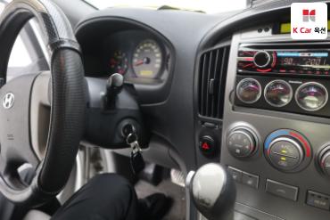 2010 - hyundai grand starex
