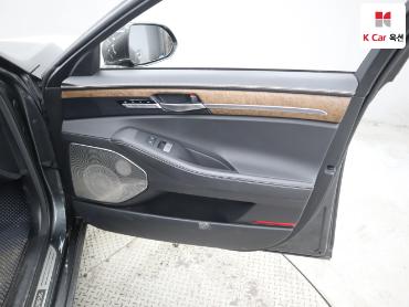 2019 - genesis g90