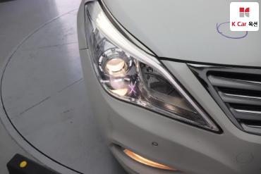 2011 - hyundai grandeur