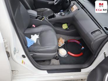 2011 - toyota prius