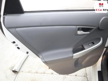 2011 - toyota prius