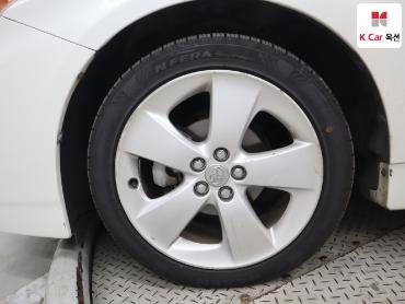 2011 - toyota prius