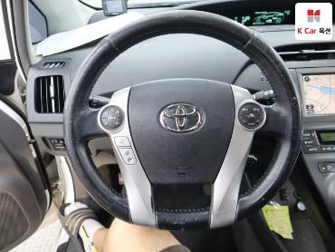 2011 - toyota prius