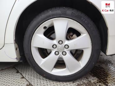 2011 - toyota prius