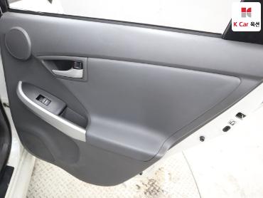 2011 - toyota prius