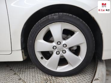 2011 - toyota prius
