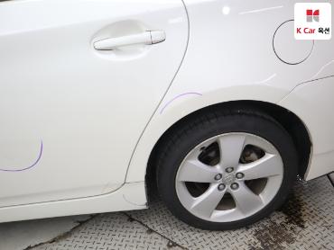 2011 - toyota prius