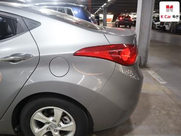 2011 - hyundai avante