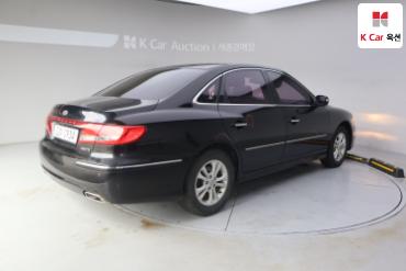 2011 - hyundai grandeur