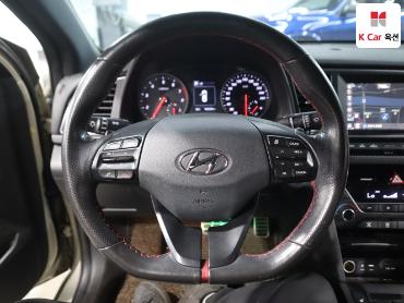 2017 - hyundai avante