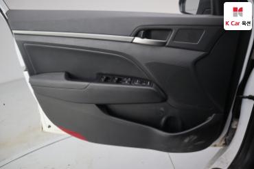 2017 - hyundai avante