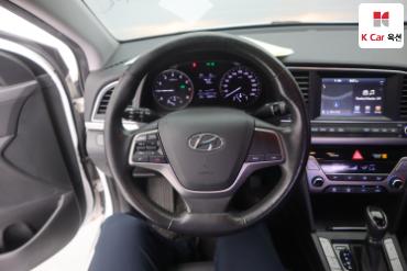 2017 - hyundai avante