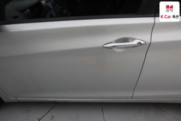 2013 - hyundai avante