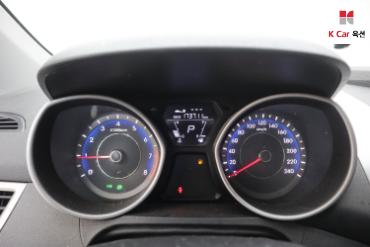2013 - hyundai avante