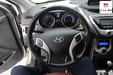 2012 - hyundai avante