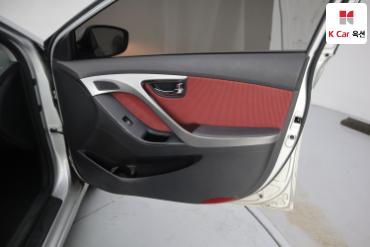 2012 - hyundai avante