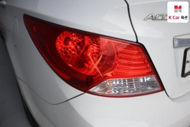 2015 - hyundai accent