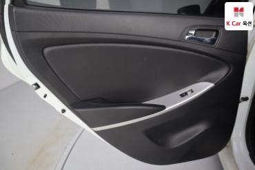 2015 - hyundai accent