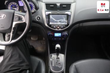 2015 - hyundai accent