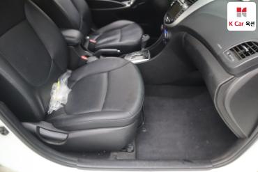 2015 - hyundai accent