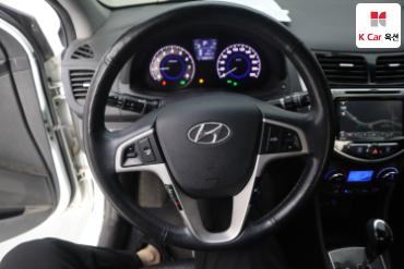 2015 - hyundai accent
