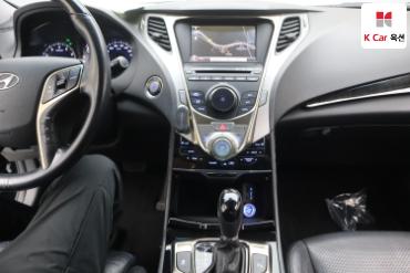2011 - hyundai grandeur
