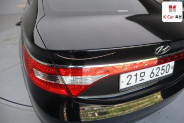 2011 - hyundai grandeur