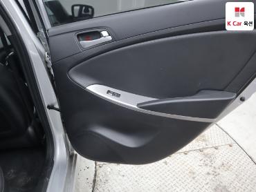 2015 - hyundai accent