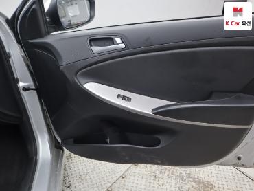 2015 - hyundai accent