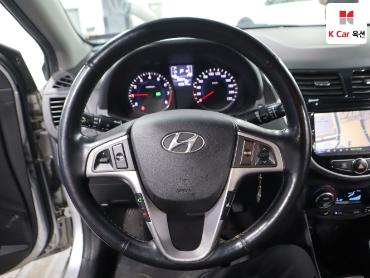 2015 - hyundai accent