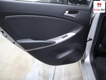 2015 - hyundai accent