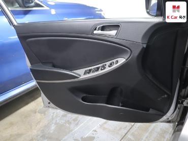 2015 - hyundai accent