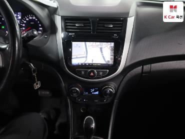2015 - hyundai accent