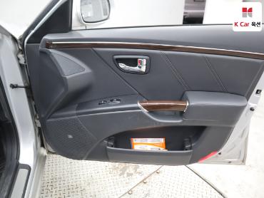 2010 - hyundai grandeur