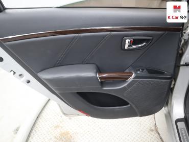 2010 - hyundai grandeur
