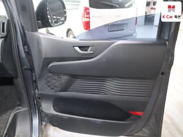 2022 - hyundai staria