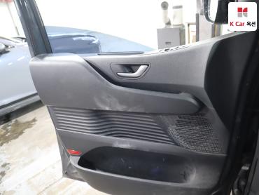 2022 - hyundai staria