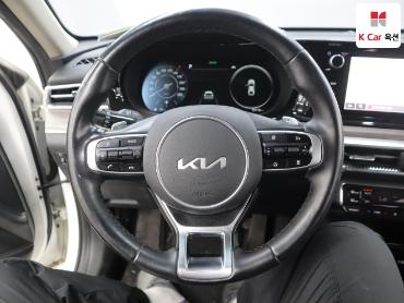 2022 - kia k5