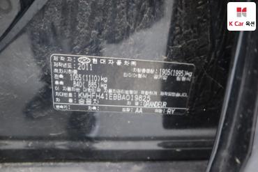 2011 - hyundai grandeur