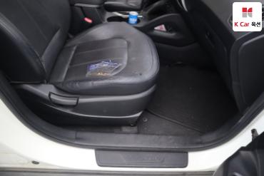 2011 - hyundai tucson