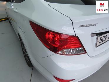 2014 - hyundai accent
