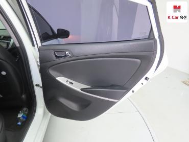 2014 - hyundai accent