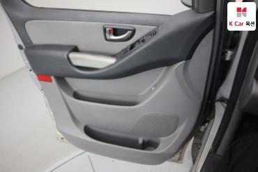 2011 - hyundai grand starex