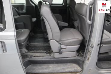 2011 - hyundai grand starex