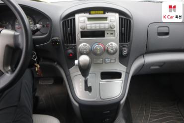 2011 - hyundai grand starex