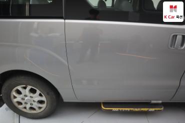 2011 - hyundai grand starex