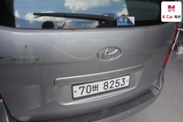 2011 - hyundai grand starex