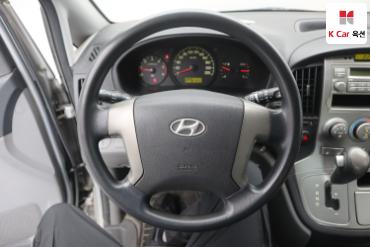 2011 - hyundai grand starex