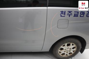 2011 - hyundai grand starex